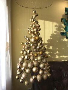 christmas tree decorating ideas, christmas tree ideas, lostilista, sarita nakra, christmas day decorations, lifestyle blog, lifestyle magazine